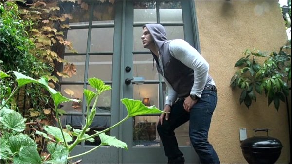 Đột Nhập Phòng Em Họ Dạy Nó Cách Chơi Gay